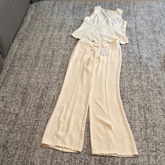 Flora Bea 2pc Pants Suit Size Small NWT Cream